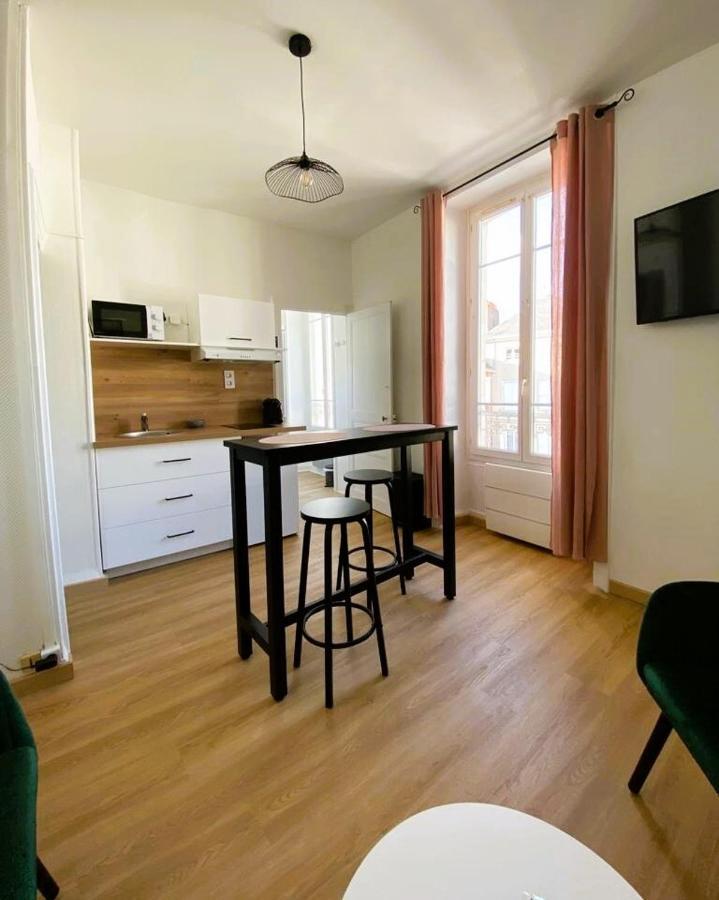 Au Coeur De Ville Laval  Quarto foto