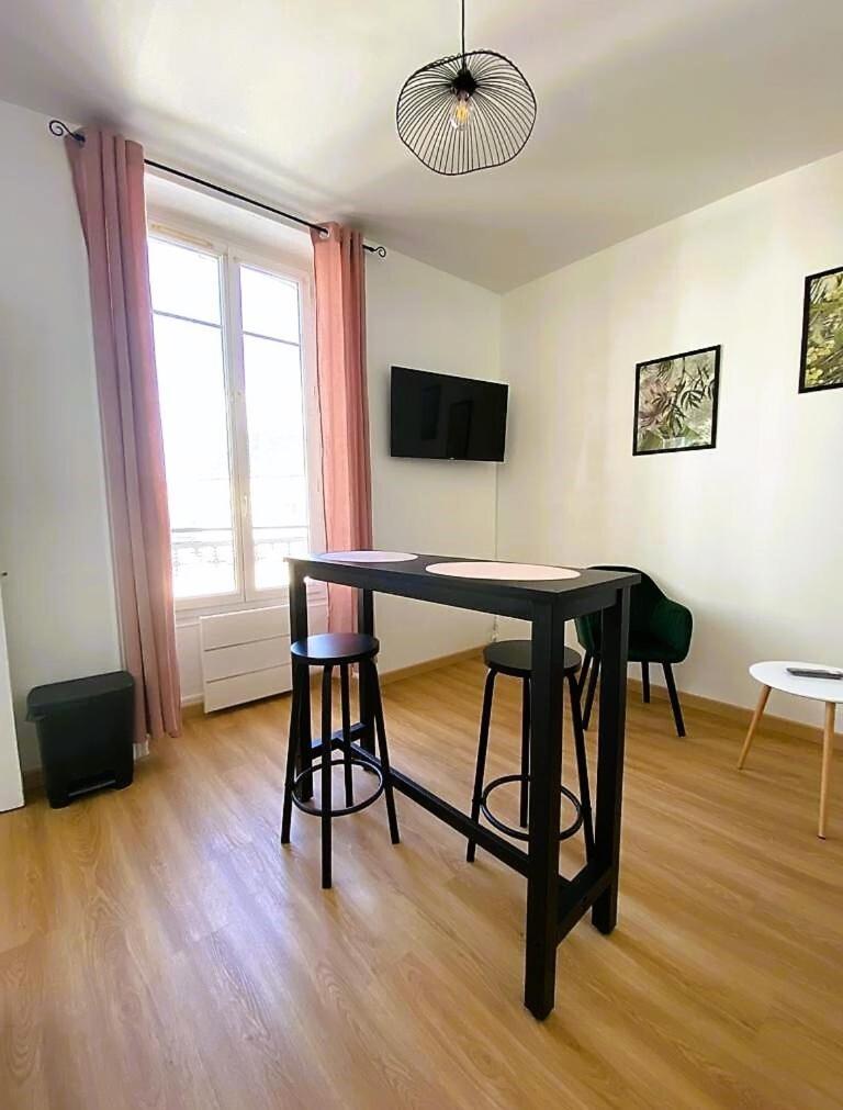 Au Coeur De Ville Laval  Quarto foto